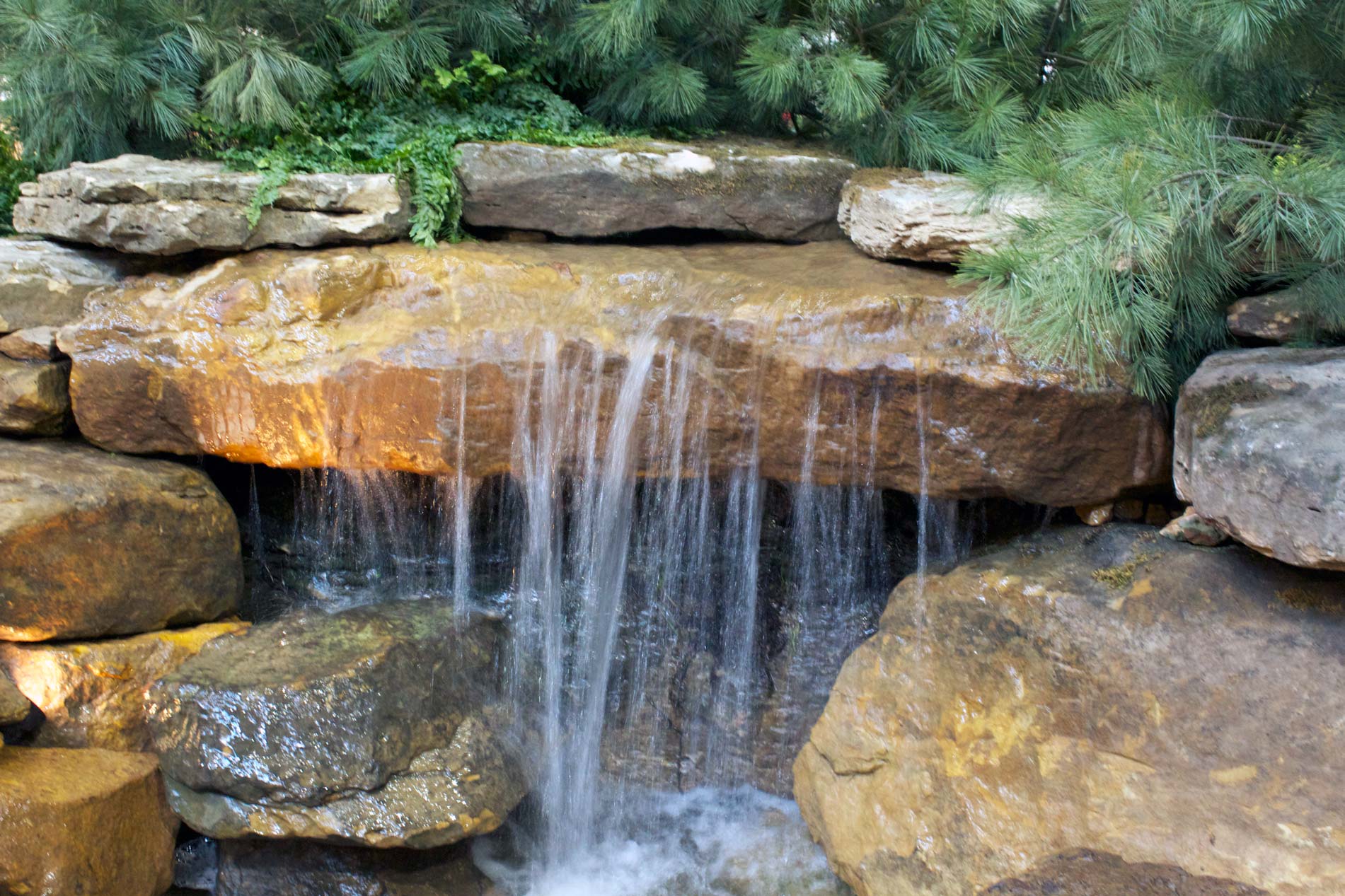 Waterfall using Indian Creek stone from Green Stone