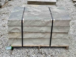 48-cumberland-mountain-blue-snapped-steps-4ft-step-green-stone-natural-stone-landscape-supplier