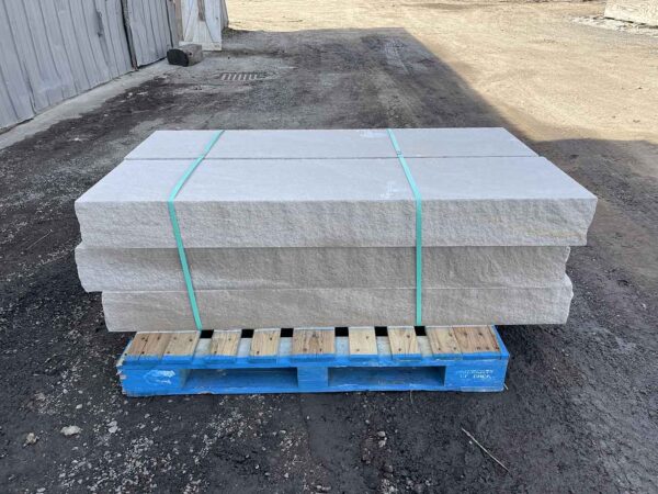60-in-step-5ft-snapped-stone-indiana-limestone-step-landscape-green-stone-natural-stone-landscape-supplier