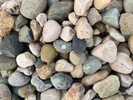 glacial-granite-cobbles-3-5-boulders-ledgerock-greenstone-natural-stone-supplier-landscape-supply