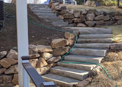 Cumberland Mt. Blue Snapped Steps with Weathered Sandstone Retaining Wall Border